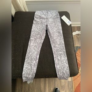 Lululemon leggings size 4